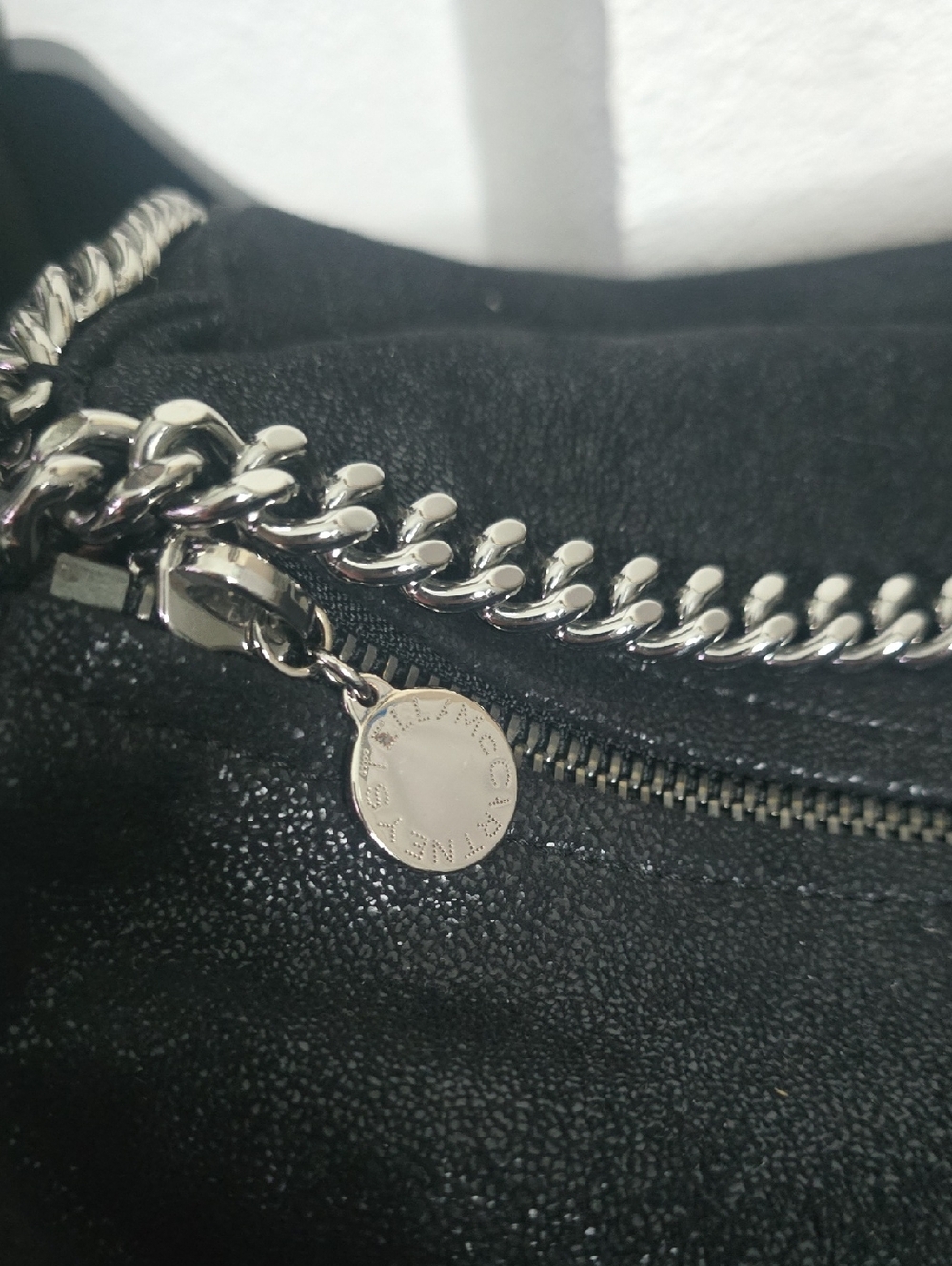 Stella McCartney Black Shine Weekender Bag W/ Silver Chain Trim (EUC)(RARE)🖤🩶 - Picture 10 of 13